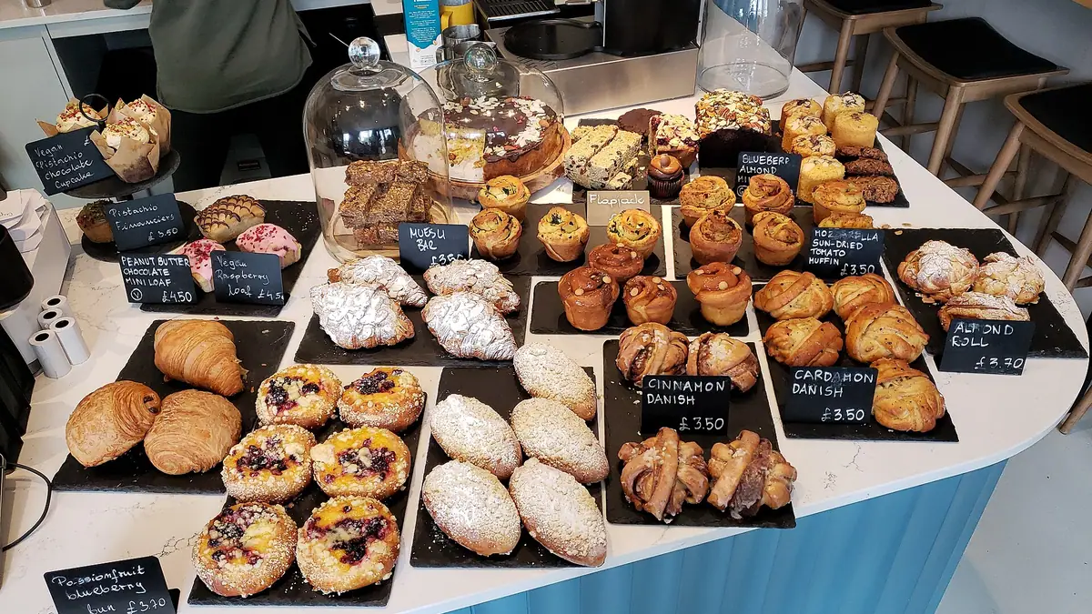 Reeve The Baker – bakery in Shaftesbury town centre